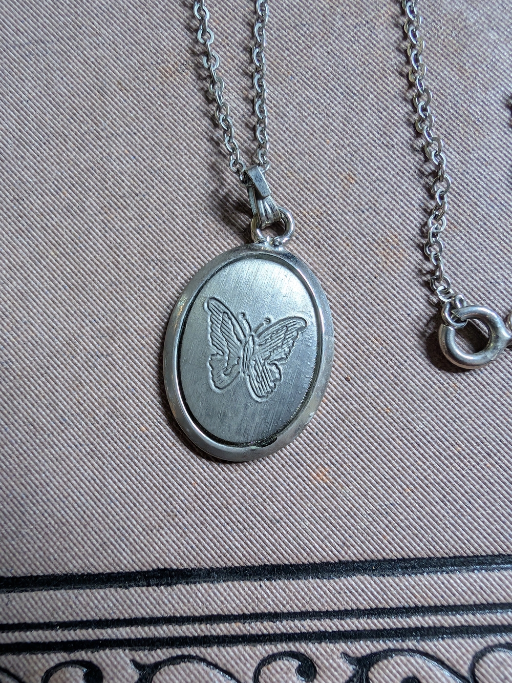 Vintage Silver Butterfly Oval Pendant Necklace - Women's Jewelry